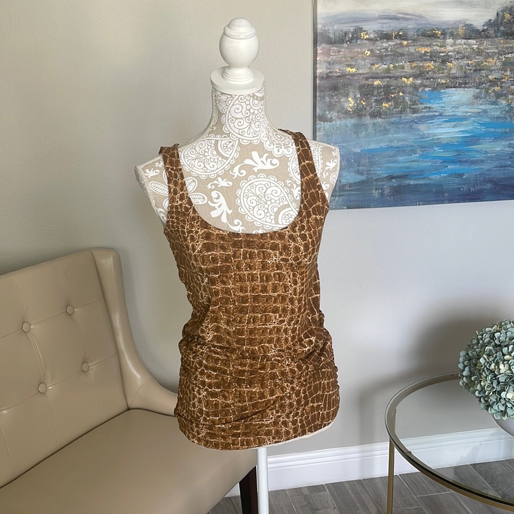 New York & Company Tank in Brown. Size Small